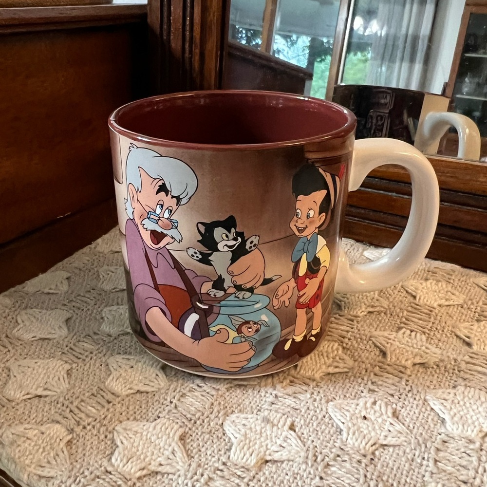DISNEY Classic‎ Pinocchio 12oz Ceramic Coffee Mug Made in Japan Walt Disney